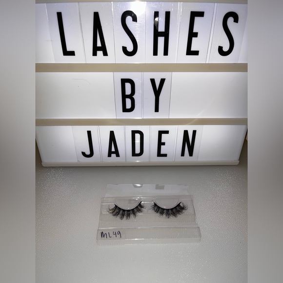 Lash Strip ML49 - Picture 1 of 2